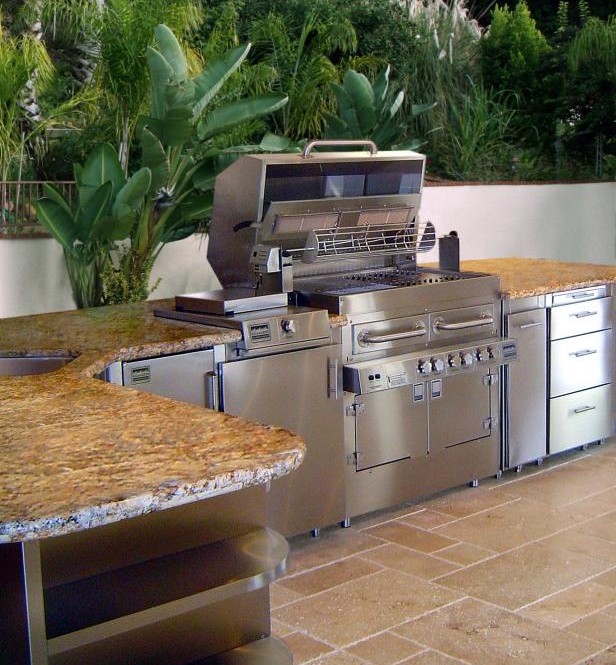 10 Tips for a better Outdoor Kitchen Design